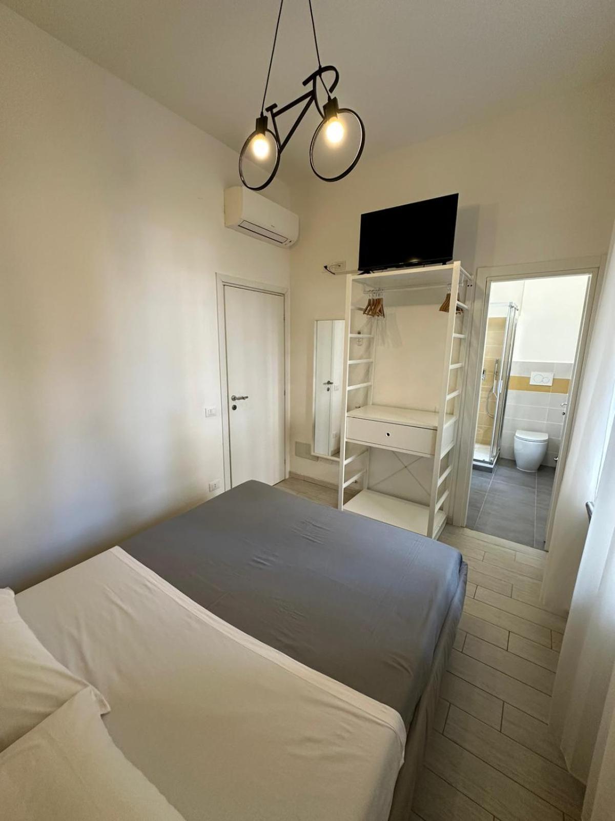 Bed&Bikerome Angelico Hotel ภายนอก รูปภาพ